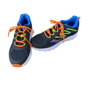 NEW Saucony Kids Grade School Dash Running Shoes